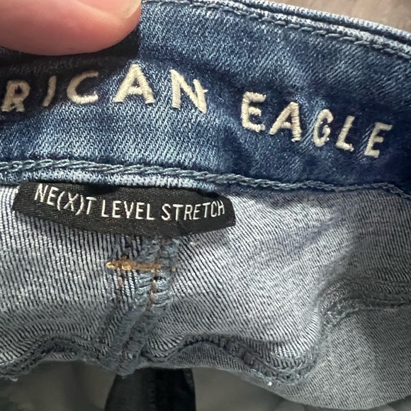 Women’s American Eagle Distressed Jeans Size 4 - Picture 3 of 5